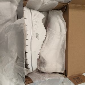 Sketchers Memory Foam Synergy Elite Status White/ Silver Women's Size 9 Sneakers